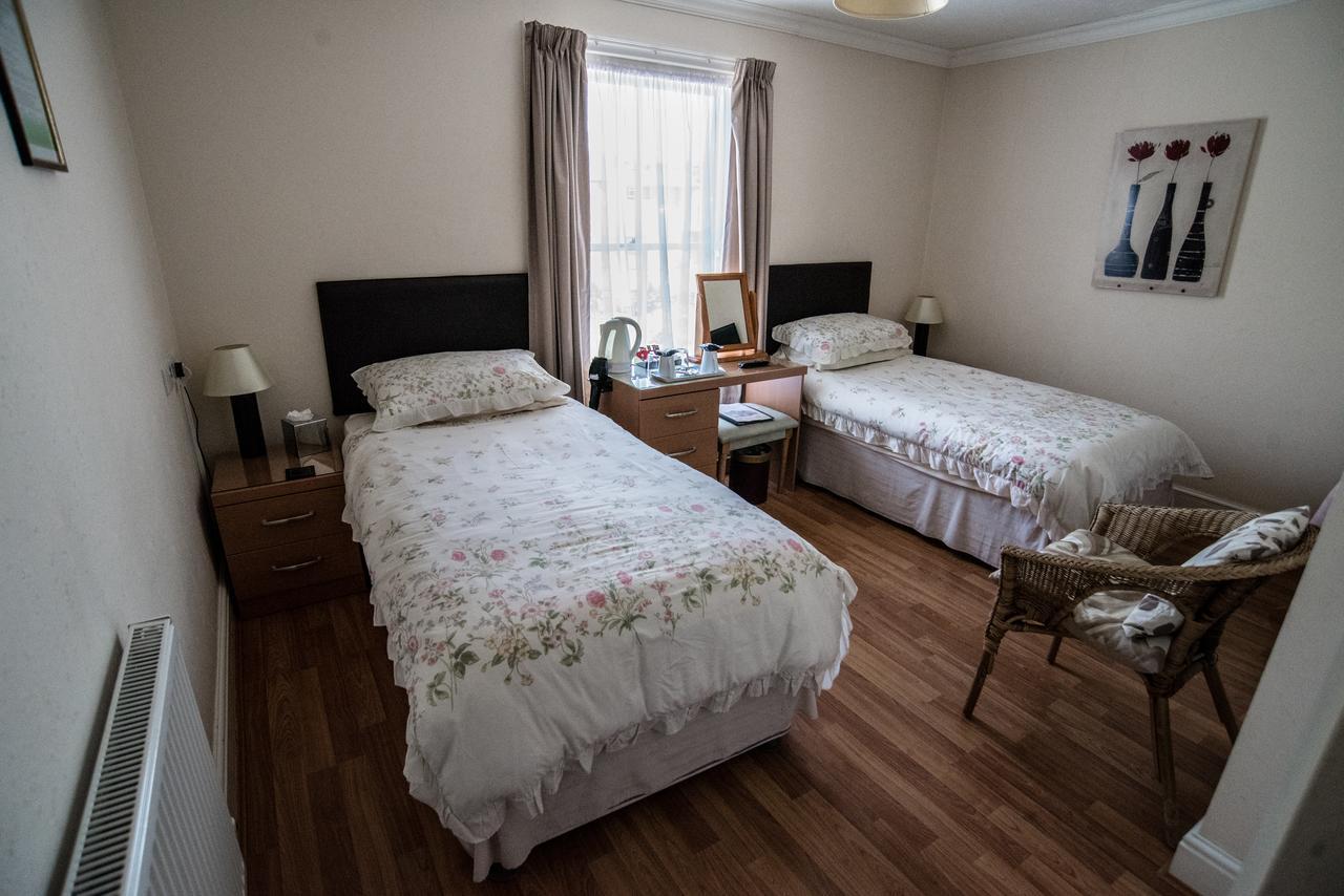 Holcombe Guest House 바넷비 르 월드 외부 사진
