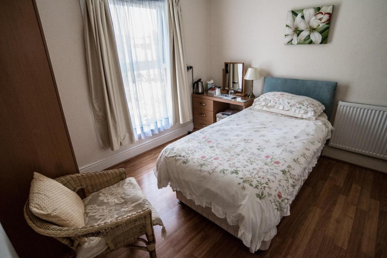 Holcombe Guest House 바넷비 르 월드 외부 사진